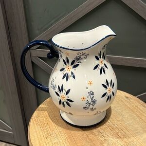 Temp-tations by Tara 2.5 quart illuminated 9” ceramic pitcher
